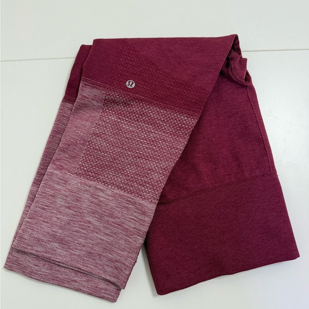 Lululemon Seamlessly Street Crop